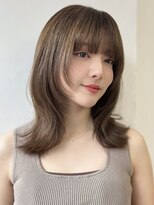 ハニーシブヤ(HONEY shibuya)&nbsp;ハッシュカット/顔周り/ラテベージュ/脱白髪染め１