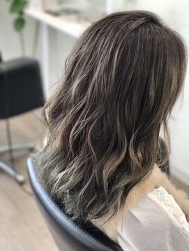 リッシュ(LisH) ハイトーングラデーション