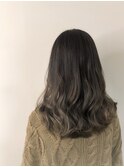 【エアタッチハイライト+グラデーション】グレーアッシュ 黒岩