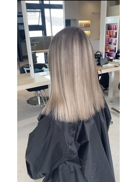 リア 近鉄八尾店(Lia) インナーカラー/アンブレラカラー/デザインカラー