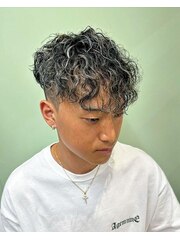 横浜スペインカールツイストスパイラルパーマメンズヘアメッシュ