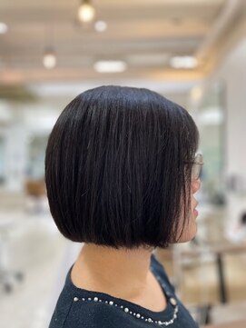 ヘアーメイク ニューヨーク 千駄木店(Hair Make NEWYORK) 切りっぱなしボブ