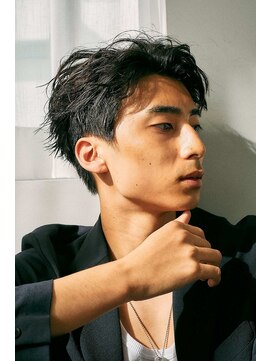 ノイ(noi) センターパートニュアンスパーマ刈り上げツーブロックメンズヘア