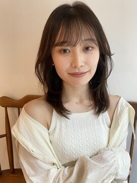 ガーランド (Garland) 大人かわいい顔まわりレイヤーカット艶髪ストレートまろベージュ