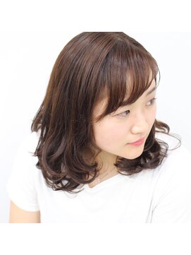 ミーナ(Mina) カラー×カット