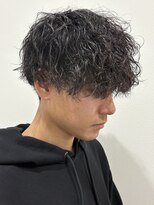 ヒュイル バイ ニアウ(Hwyl by Niau)&nbsp;メンズマッシュパーマ波巻きスパイラルパーマニュアンスパーマ