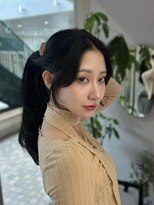 クム(kumu)&nbsp;【kumu】韓国風/レイヤーカット/透明感/ロング/艶感/グレージュ