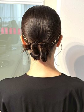 アンニュ(annuy) アップスタイル お団子へア 成人式 結婚式 お呼ばれヘア