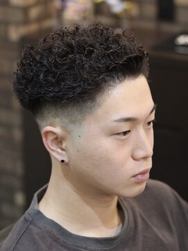 バーバーショップ ネオ セカンド(BARBERSHOP NEO2nd) 極道パーマ×フェードカット［宇都宮/メンズカット/床屋/理容室]