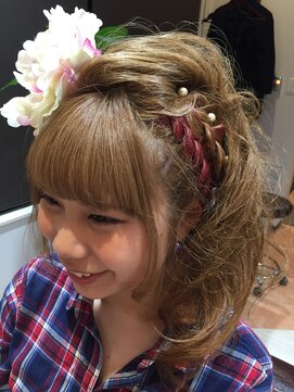 ラプリュスヘアデザイン(La Plus) 編み込みUP