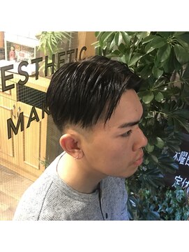 ヘアーズコレクショングッドクラブ(GOOD CLUB) センターパート分けモードスタイル