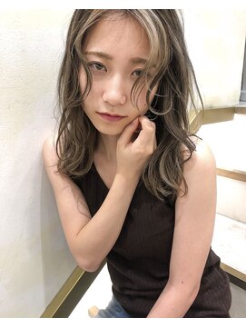 トルネード(TORNADO) 外国人風ハイライトバレイヤージュフェイスフレーミング