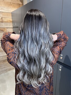 ベイショア(Bay Shore NY) バレイヤージュスモーキーグレージュホワイティアッシュ