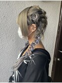 ウルフヘアのアレンジヘア　ツイン編み下ろし