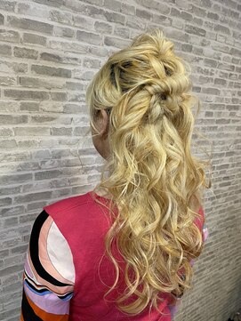 ラッソヘアー(Lasso hair) ハーフアップ