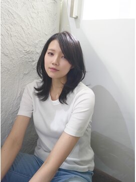 フィーカ(fiica) ミディアムくびれレイヤー