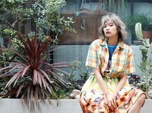 リブロ 三軒茶屋(LIBRO)の雰囲気（青い階段が目印。草木に囲まれた三軒茶屋の隠れ家空間。[パーマ]）