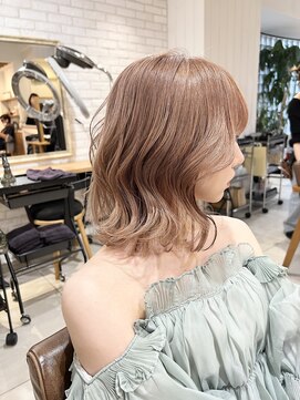 マスカリ(muscali) #イメチェン#外ハネボブ#丸型#ホワイトグレージュ#ミニウルフa24