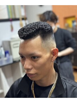 ピシャッとニ代目銀二郎 リーゼントパンチパーマ