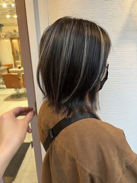 ルッソ チアロ(Lusso chiaro) 艶感/シークレットハイライト/グレイカラー/ミディアムボブ