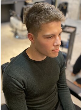 フランクスバーバー アンド ビアークラブ(FRANK'S BARBER and BEER CLUB) かき上げワイルドアップバングショートレイヤー