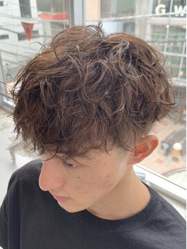 フィフス(fifth) コンマヘア ツイストパーマツーブロック マッシュウルフ