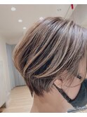 ショートボブ