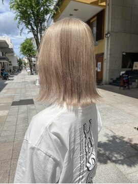ハイブ 金沢(Hive) ブリーチハイトーンカラーショートボブツヤ髪スタイル髪質改善