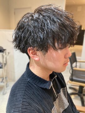 メンズサロン ブロック(Men's Salon bloc) ツイストスパイラルパーマ　束感　黒髪　ツーブロック　マッシュ