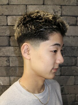 フォーコーナーズカットショップスリーセント 栄(FourCornersCutShop 3/cent) イージードリル/イージーパンク/スキンフェード/スパイキー