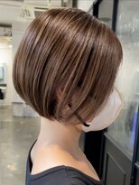 表参道白髪ぼかしウルフショートボブアッシュベージュ30代40代