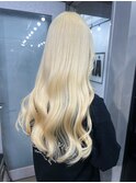 夏のヘアアレンジ　ホワイトブロンド