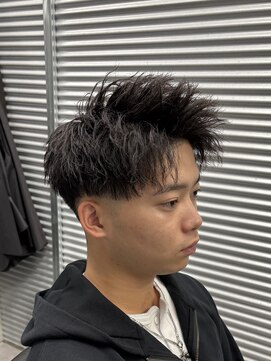 ガオプロデュースバイレボ(gao produced by revo) ツイストピンパーマテーパーフェード短髪パーマアップバング柏駅