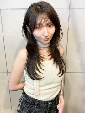 トゥルーズ(TLUUS) TLUUS似合わせカットダークアッシュミディアムレイヤーカット