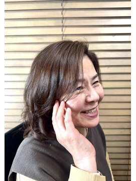 くせ毛活かしたミディアムカット