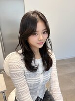 ラクシア(LucxiA)&nbsp;韓国ヘア/レイヤーカット/顔まわりカット/Instagram @ken__gucci