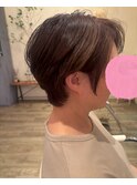 前髪長めのハンサムショート
