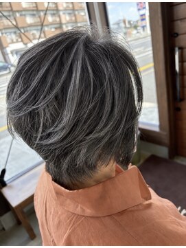 リドル ヘアー 駒生店(Riddle HAIR) 白髪を活かす立体感ショート