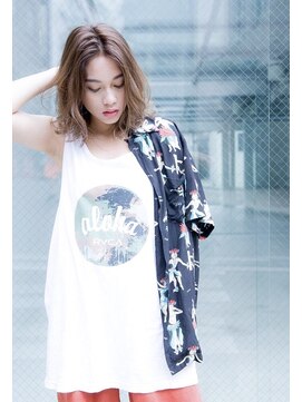 テイラー(Taylor) 【Taylor】センターパートロブ×イルミナティグレージュ