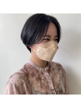 アルヴァ(ALVA) ○暗髪の雰囲気あるショートヘア