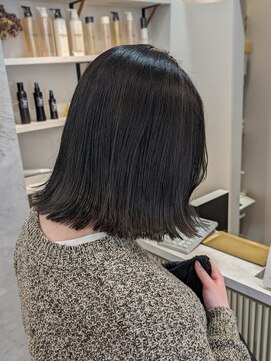 ポジ(poji) 切りっぱなし　ミディアムカット　艶カラー　グレージュカラー