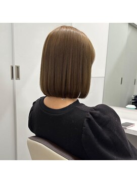 ヴィヴィー 福岡天神店(VIVIE) ガーリーな服にも合う丸みボブ