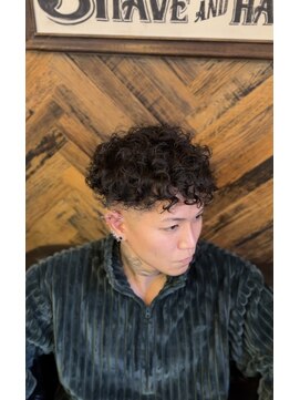 バーバーショップ スバル(BARBERSHOP SUBARU) ＜理容室＞＜バーバー＞メンズパーマスタイル（強）