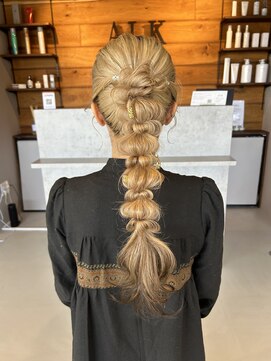 アルク(ALK) ポニーテールアレンジ