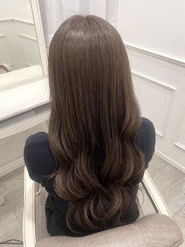 リルミー ミュエナ 大須 矢場町(Lilme myuena) 艶々グレージュカラー♪【ブリーチなし】　ひな