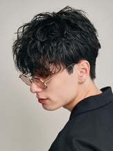 《*どんな服装にも合わせやすいトレンドヘアを*》オシャレを楽しみたい方にも人気なfifthのパーマスタイル