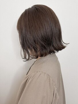 リタ 枚方(Rita) 秋の切りっぱなしボブ×ツヤ髪◎前髪あり大人ボブ