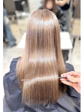 アンダーバーホワイト(_WHITE) うる艶ストレート／圧倒的な艶髪に