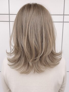 モアナ バイ ヘッドライト 武蔵小杉店(Moana by HEADLIGHT) Moana【武蔵小杉】#ブリーチ#ミルクティーベージュ#レイヤー