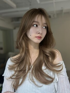 アマトウキョウスマートサロン(AMA TOKYO×Smart Salon) ヘーゼルベージュ　ブリーチなし　レイヤーカット　海外風